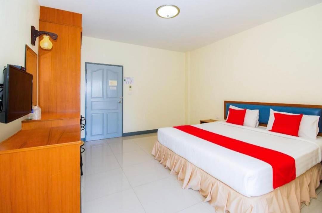 Отель Baan Poemsuk Huahin Экстерьер фото