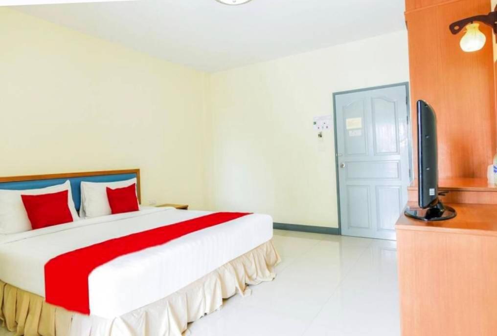 Отель Baan Poemsuk Huahin Экстерьер фото